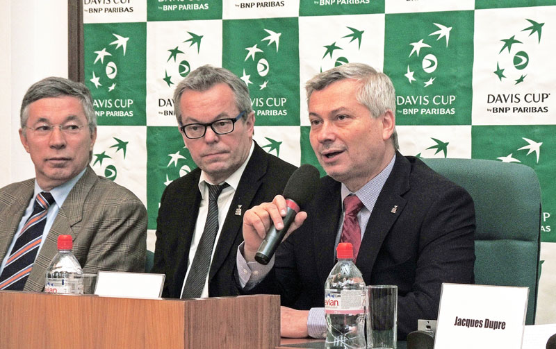 P. Kajnar při uvítací řeči v sále radnice