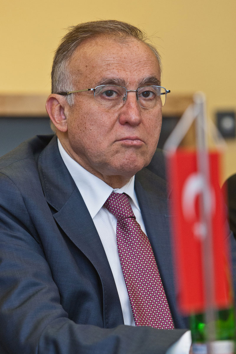 A. Güzelbey, primátor města Gaziantep