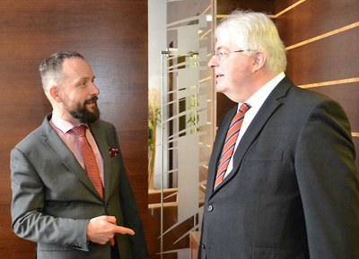 Primátor Tomáš Macura s nizozemským velvyslancem Keesem J. R. Klompenhouwerem . Foto: René Stejskal