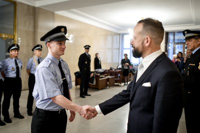 Slavnostní slib složilo třináct strážníků. Foto: Lukáš Kaboň