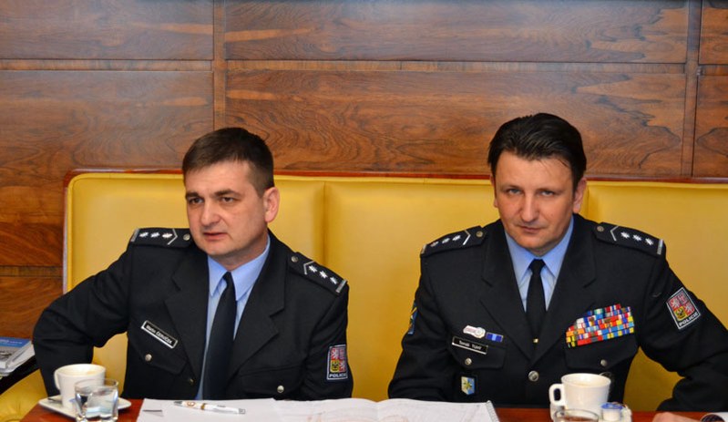 M. Červíček (vlevo) a T. Tuhý u primátora