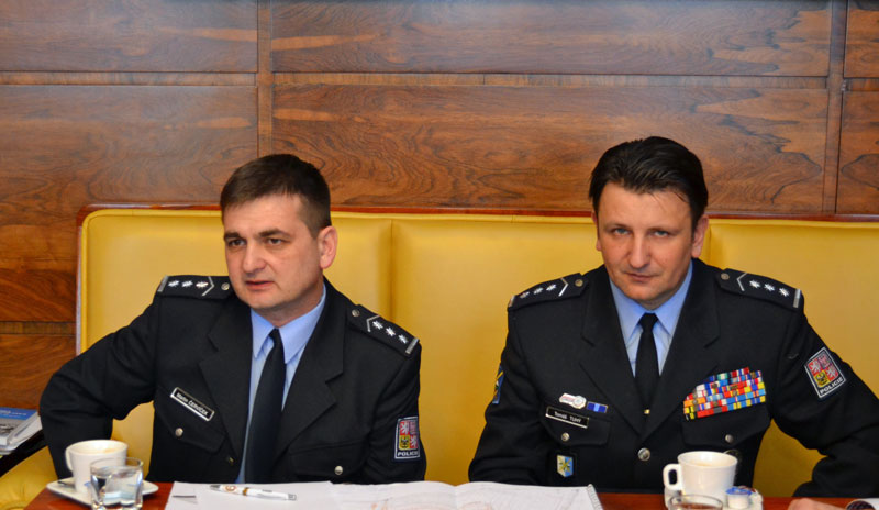 M. Červíček (vlevo) a T. Tuhý u primátora