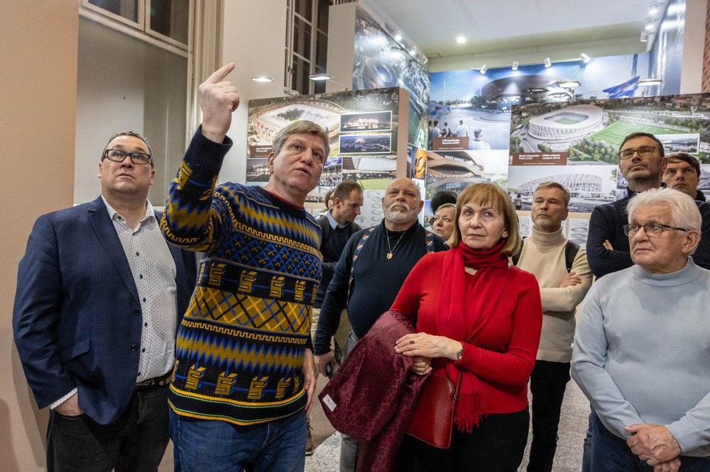 Zapálený výklad Lukáše Semeráka, předsedy pracovní skupiny projektu Nové Bazaly Zapálený výklad Lukáše Semeráka, předsedy pracovní skupiny projektu Nové Bazaly