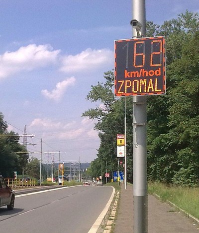 Na snímku: Měřič umístěný za křižovatkou ulic Plzeňská x U Koupaliště ve směru k vodárně