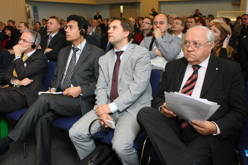 Přítomni byli zástupci velkých podniků i hospodářské komory
