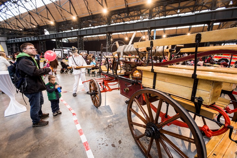 Podmanivé kouzlo starých hasičských stříkaček.