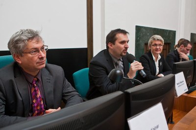 Foto: Zleva: P. Kajnar a M. Štěpánek zahajují projekt