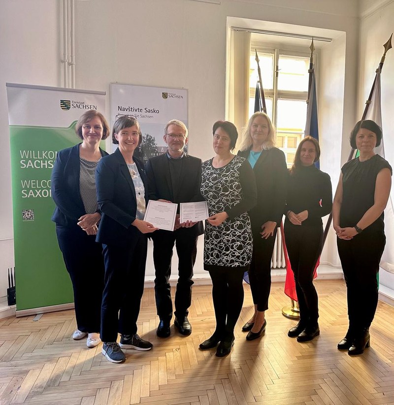 Projekt Partnerství Knihovny města Ostravy a Städtische Bibliotheken Dresden Projekt Partnerství Knihovny města Ostravy a Städtische Bibliotheken Dresden