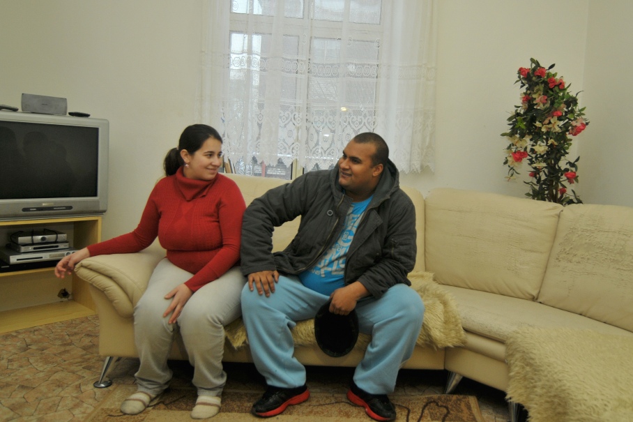 Spokojeni v bytě, nyní ještě získat práci...