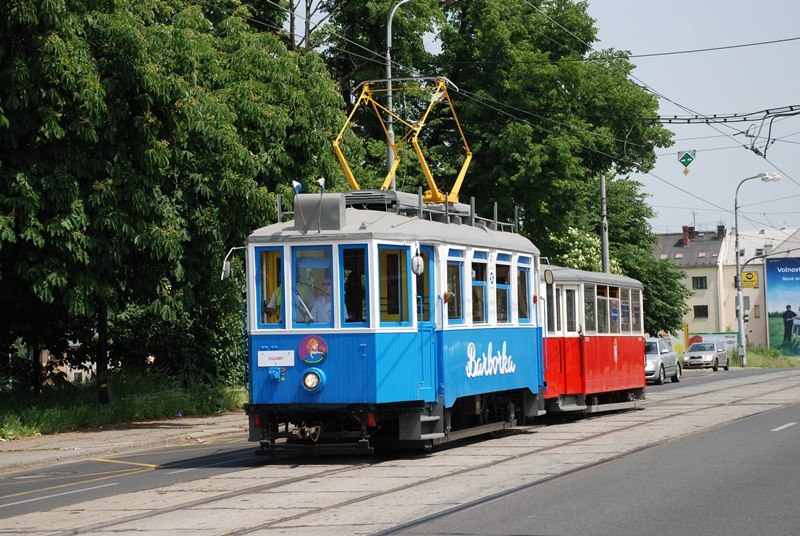Projížďky historickými vozidly Projížďky historickými vozidly