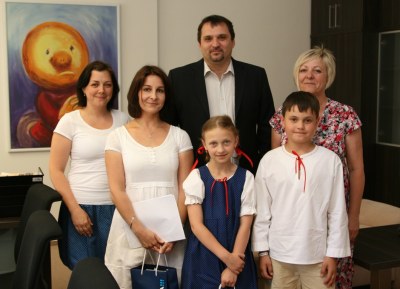 Zástupci proskovické školy s náměstkem primátora Martinem Štěpánkem. Foto: B. Krzyžanek, L. Kaboň
