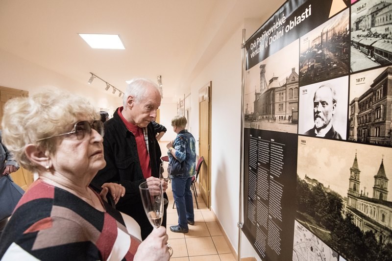 Putovní výstava ve Lhotce a Slezské Putovní výstava ve Lhotce a Slezské