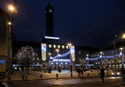 FOTO: Slavnostní háv radnice a náměstí. Snímky Jiří Urban