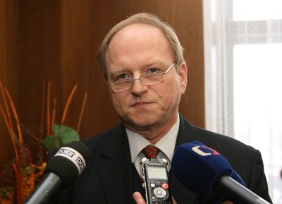 Jaroslav Lux při rozhovoru s novináři.  Foto: B. Krzyžanek