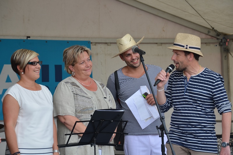 Akci zahájili primátor T. Macura a starostky P. Bernfeldová a B. Jelonková.