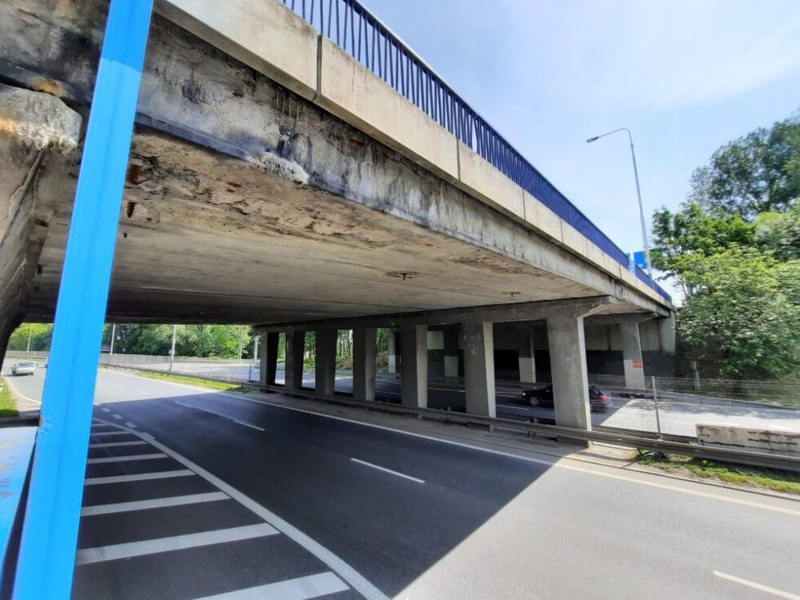 Takto vypadal most evidenčního čísla 11-143 přes silnici I/56 u Hornbachu ještě před rekonstrukcí. Foto: ŘSD