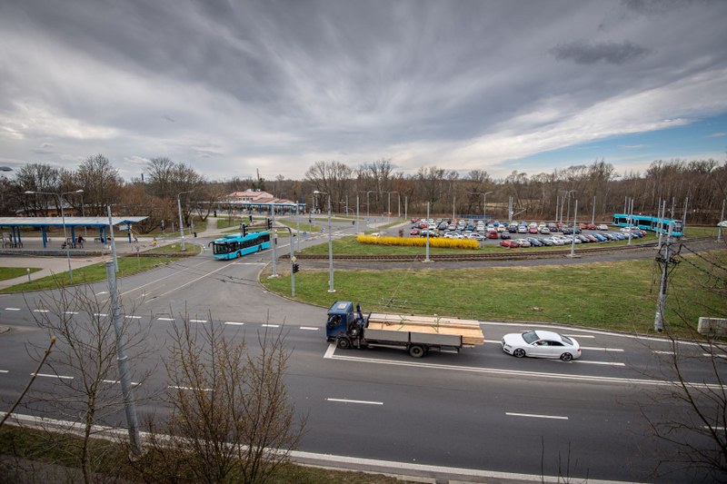 Rekonstrukce parkoviště P + R nabídne na Hranečníku dalších 86 parkovacích míst Rekonstrukce parkoviště P + R nabídne na Hranečníku dalších 86 parkovacích míst