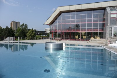 Krytý bazén v Ostravě-Porubě. Foto: Adolf Horsinka