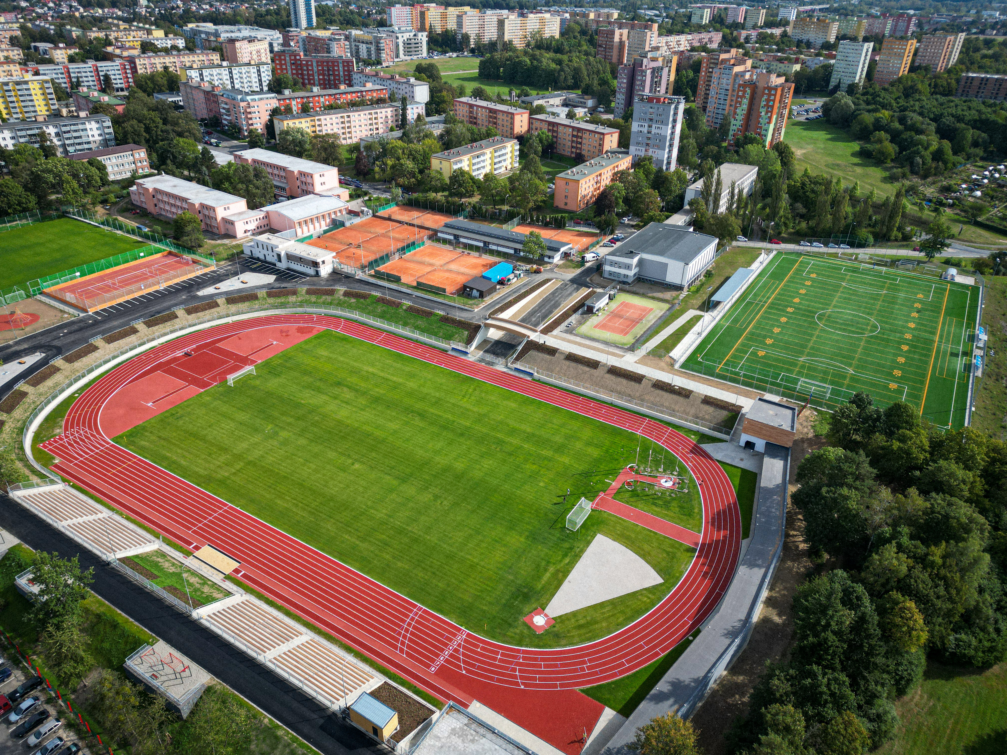 Letecký pohled na zrekonstruovaný Sportovní areál Poruba. Foto:MMO