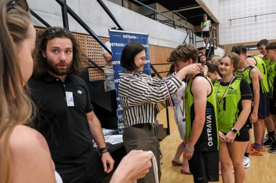 Oceňování mladých sportovců se zhostila náměstkyně primátora Andrea Hoffmannová