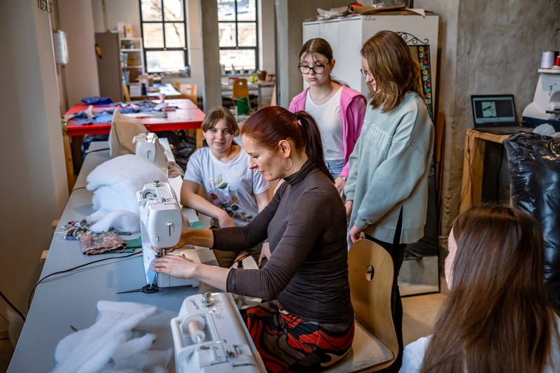 Řemeslný inkubátor Fajna dílna roste: nové prostory i služby, více místa, moderní vybavení