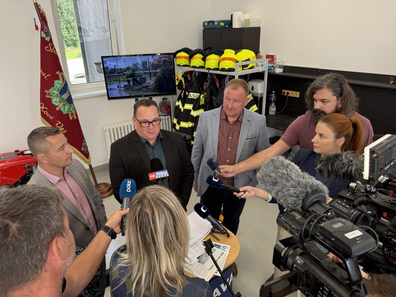 Tisková konference statutárního města Ostravy k bilanci po povodních se konala v povodněmi těžce zkoušené Nové Vsi. Foto: MMO