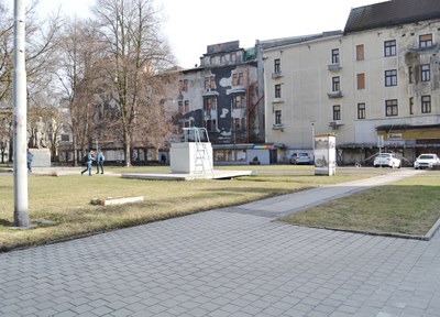 Pozemky na náměstí Edvarda Beneše jsou v majetku města. Foto: René Stejskal 