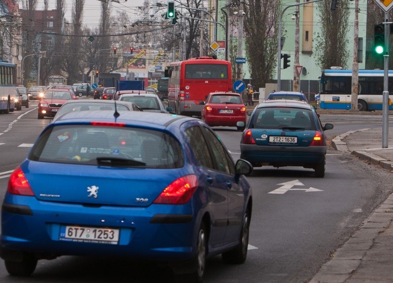 Rušná křižovatka bude měsíc bez semaforů Rušná křižovatka bude měsíc bez semaforů