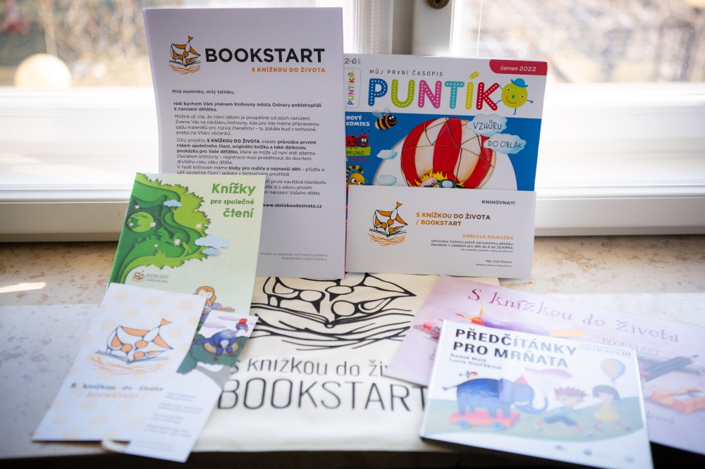 Projekt S knížkou do života pomáhá utvářet vztah ke knihám a posléze rozvíjet čtenářskou gramotnost