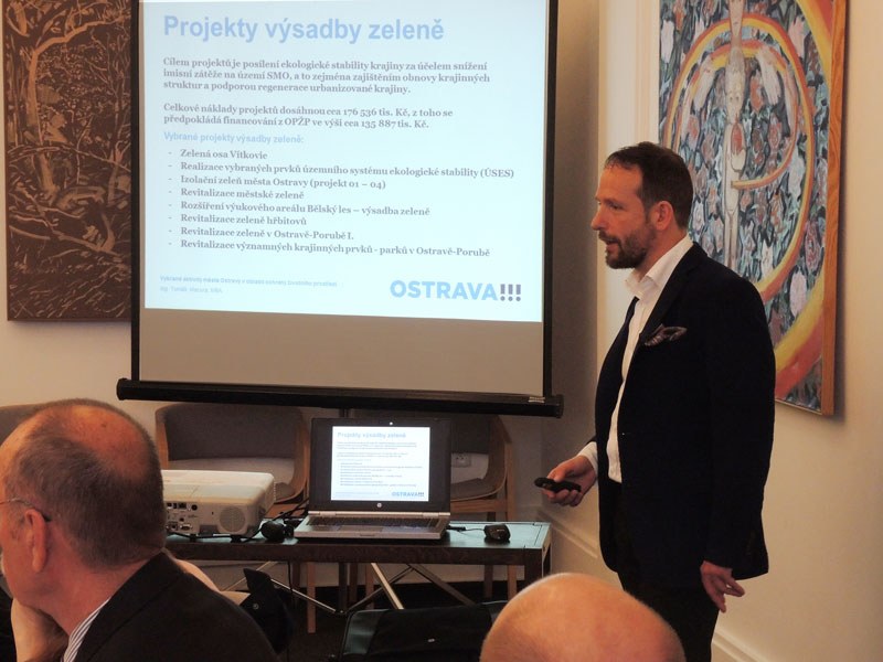 T. Macura hovoří o „zelených“ projektech.