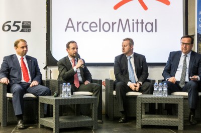 Z debaty při křtu nových ekologických zařízení v podniku ArcelorMittal. Hovoří primátor Tomáš Macura. Foto: J. Zerzoň