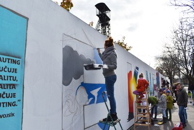 Každé písmenko nápisu Svoboda, ta je k nezaplacení! je originálem. Foto: René Stejskal