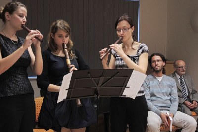 Křest sborníku Ostrava obohatily hrou na zobcovou flétnu studentky ostravské konzervatoře. Foto: J. Urban
