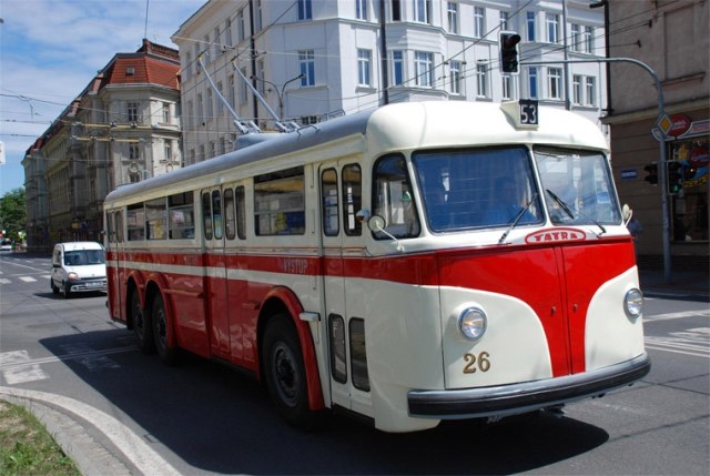 Projeďte se historickým trolejbusem