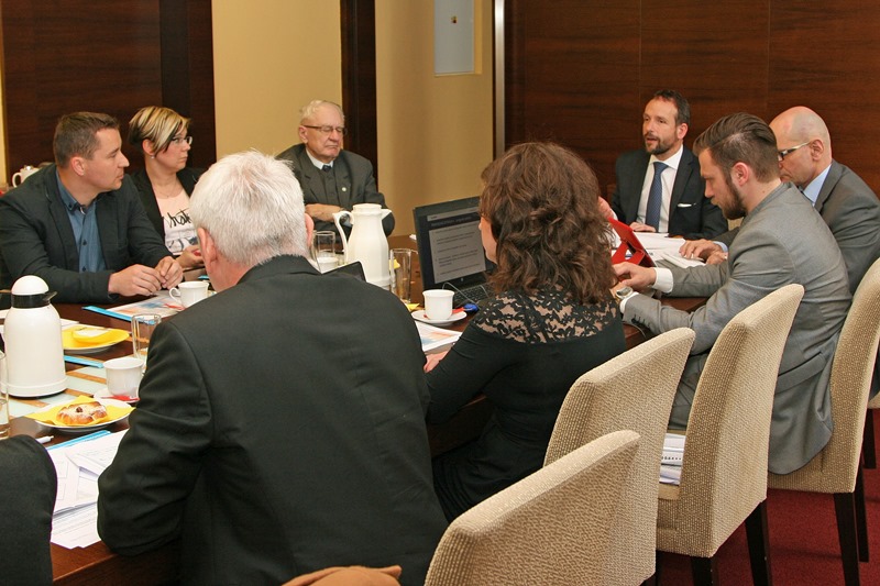 Ze společné debaty primátora T. Macury se starosty městských obvodů.