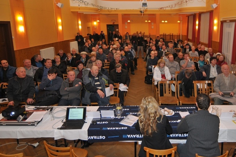 Zájemci o seminář zaplnili sál starobělského Katolického lidového domu.