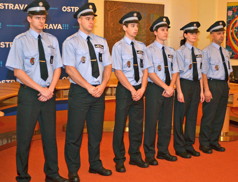 FOTO: Nováčci v řadách Městské policie Ostrava