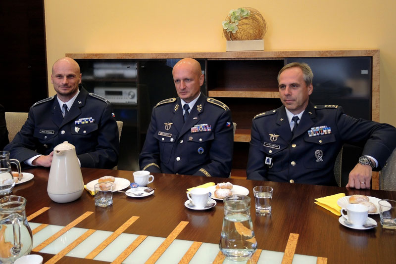 Delegace Vzdušných sil Armády ČR v radnici.