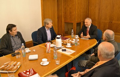 Náměstek primátora Zbyněk Pražák přijal členy Cechu malířů a lakýrníků ČR. Foto: L. Vidlička
