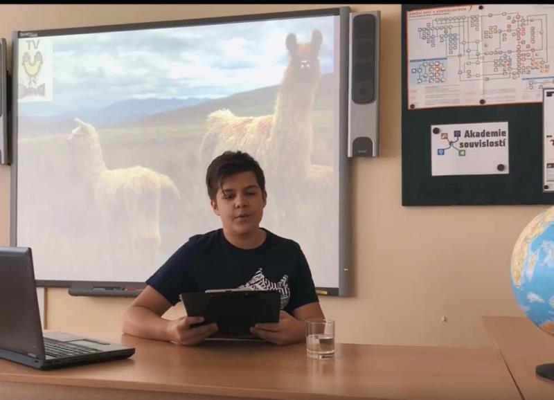 Školáci natáčeli videospoty s ekologickými tématy. Na snímku záběr z videospotu ZŠ A. Hrdličky z Poruby. 