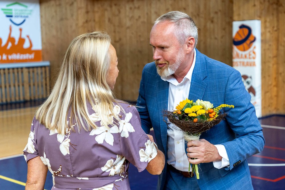 Náměstek primátora Břetislav Riger na ZŠ B. Dvorského. Foto: Vladimír Pryček