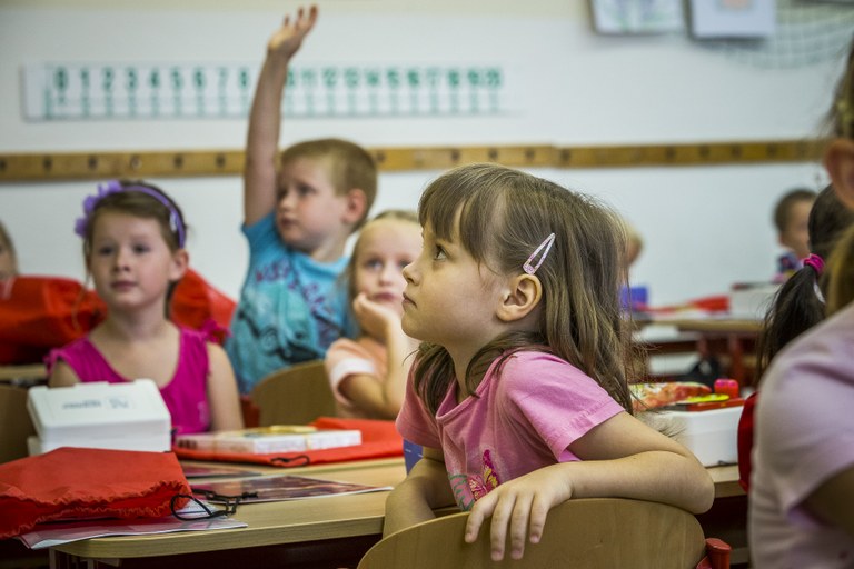 Školy po záplavách zůstanou otevřené. Vzhledem k povodňové situaci však budou k docházce přechodně benevolentní