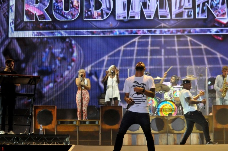 Rudimental bavili lidi i tancem.