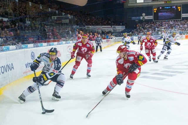 Z pátečního utkání mezi Vítkovicemi a Třincem.