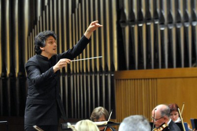 Dirigent Michael Sanderling a Drážďanská filharmonie při zahajovacím koncertu 41. Janáčkova máje. Foto: J. Urban