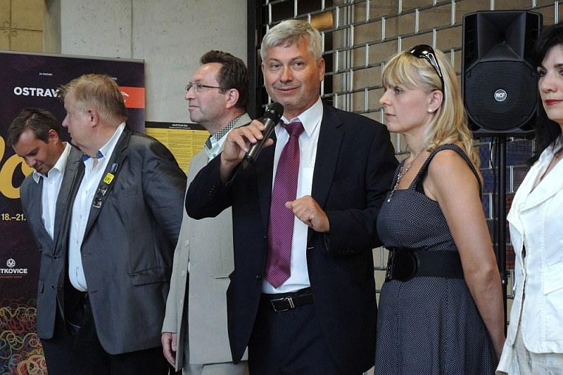 Vernisáže se zúčastnili primátor P. Kajnar a náměstkyně primátora S. Piperková