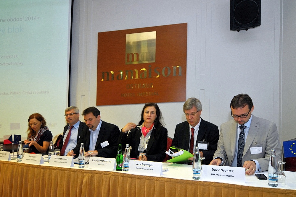 Zleva P. Kajnar, M. Štěpánek, K. Mathernová, J. Engwegen a D. Sventek.