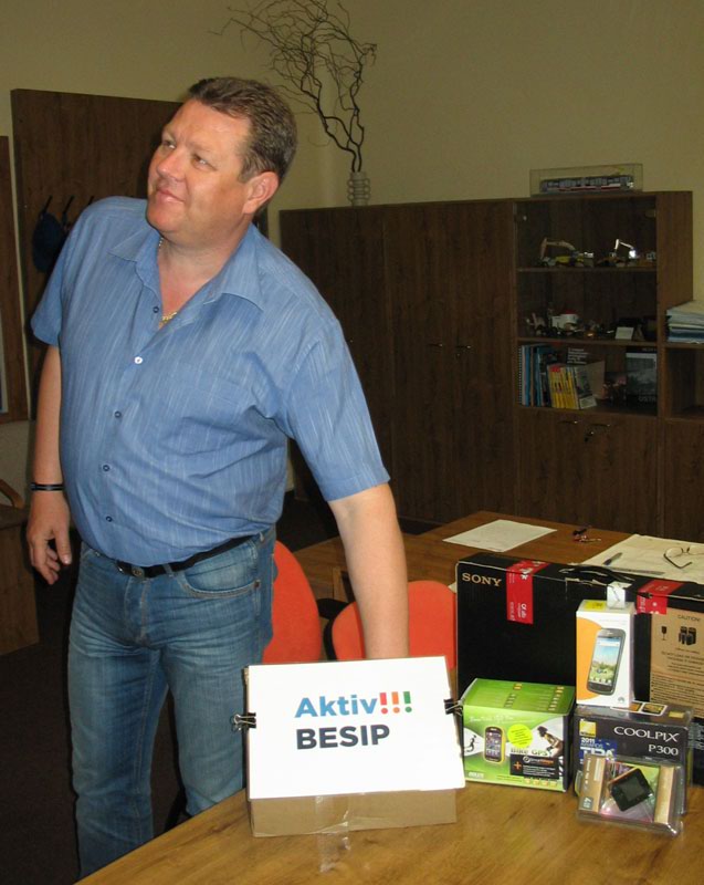 B. Glumbík losuje výherce soutěže