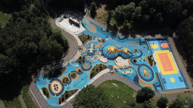 Multifunkční hřiště Koupark v Ostravě-Radvanicích zvítězilo v kategorii Stavby občanské vybavenosti – veřejná prostranství a ještě získalo Cenu laické veřejnosti. Foto: FajnOVA