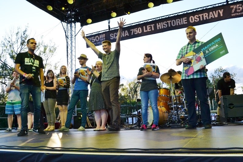 Jiří Augustin slaví prvenství ve hře ViaOVA.  